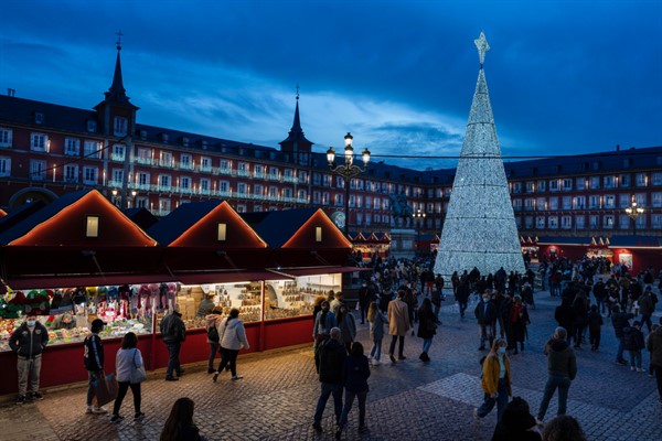 Despite Omicron’s Spread, Europe Holds Off on ‘Canceling’ Christmas