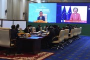 Cambodian Prime Minister Hun Sen and European Commission President Ursula von der Leyen are seen on the screen during an online opening session of the Asia-Europe Meeting, Phnom Penh, Cambodia, Nov. 25, 2021 (photo by An Khoun Sam Aun for the Ministry of