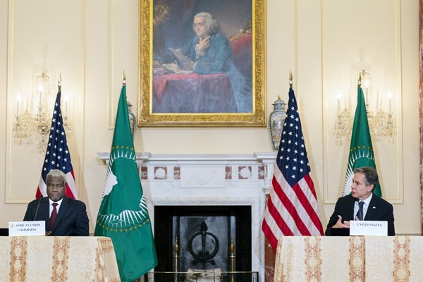 Secretary of State Antony Blinken and African Union Commission Chairperson Moussa Faki Mahamat speak at the State Department, Washington, March 11, 2022 (AP photo by Balce Ceneta).