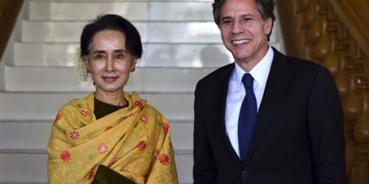 State Counsellor of Myanmar Aung San Suu Kyi poses with U.S. Deputy Secretary of State Antony Blinken following a meeting in Naypyidaw, Myanmar, Jan. 18, 2016 (AP photo by Aung Shine Oo).