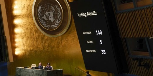A screens displays the results of a vote on a resolution regarding the war in Ukraine at United Nations headquarters, March 24, 2022 (AP photo by Seth Wenig).