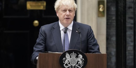 British Prime Minister Boris Johnson speaks to media outside 10 Downing Street in London, July 7, 2022 (AP photo by Alberto Pezzali).