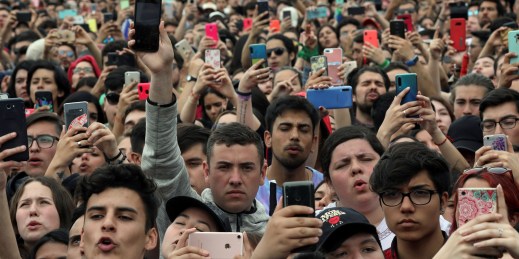 people in latin america use twitter during a protest