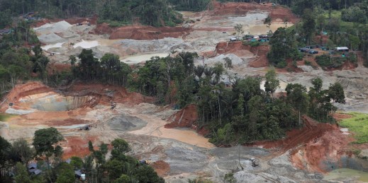 Illegal mining in Colombia, illustrating the deforestation that affects the Amazon and that Petro is trying to combat