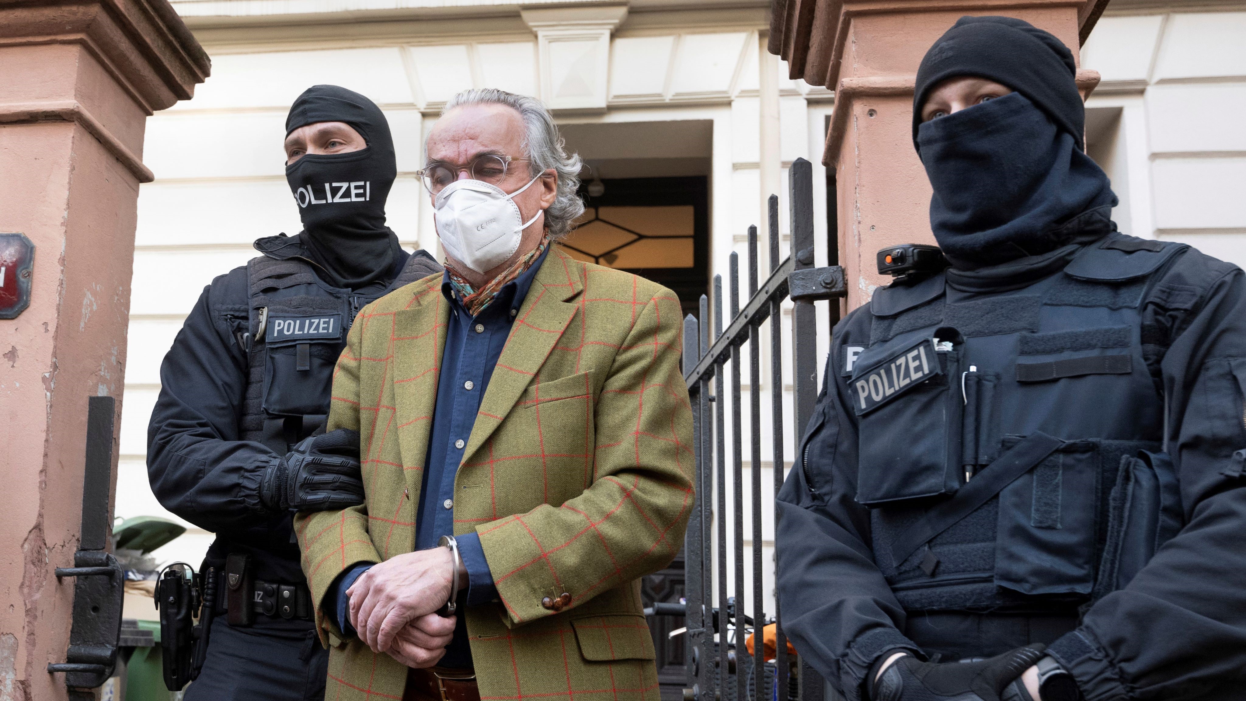 德国极右政变策划者因威胁国家民主和政治稳定而被警方带走
