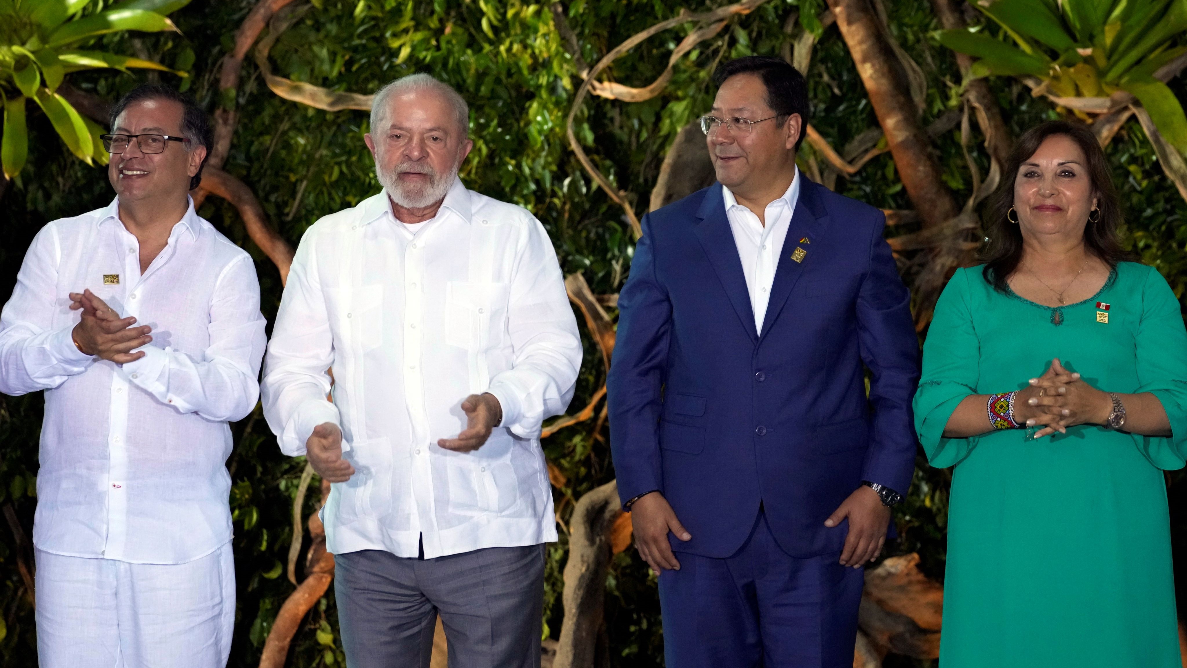 コロンビアのグスタボ・ペトロ大統領、ブラジルのルイス・イナシオ・ルーラ・ダ・シルバ大統領、ボリビアのルイス・アルセ大統領、ペルーのディナ・ボルアルテ大統領。