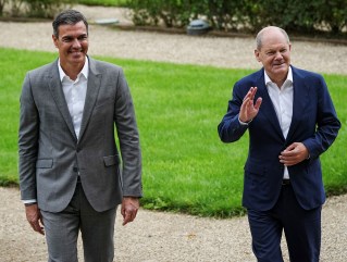 Europe’s Center-Left Can Learn a Lot From Scholz, Sanchez and Starmer