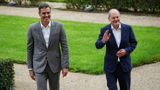 Spain's Sanchez and Germany's Scholz may have created a new formula for center-left parties.