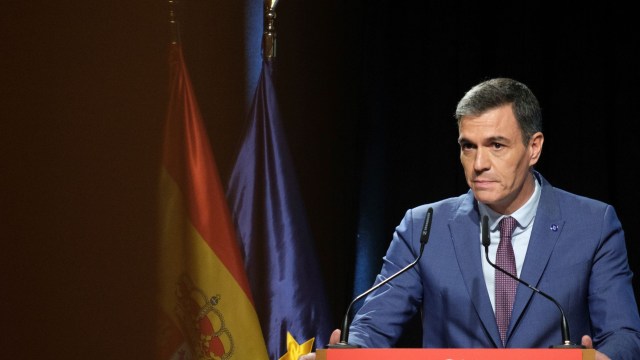 Spain's acting PM, Pedro Sanchez, is attempting to form a government with regional parties from Catalonia after inconclusive elections.